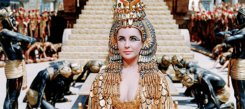 Cleopatra-ElizabethTaylor-winking-gif.gif