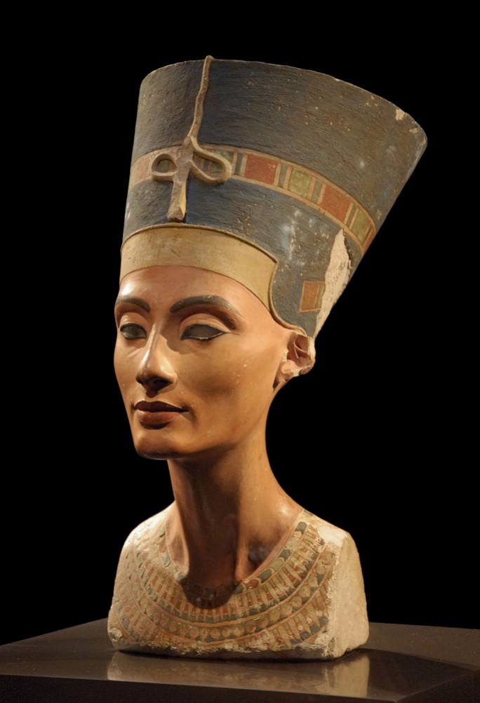 Akhenaton'un büyük eşi Nefertiti